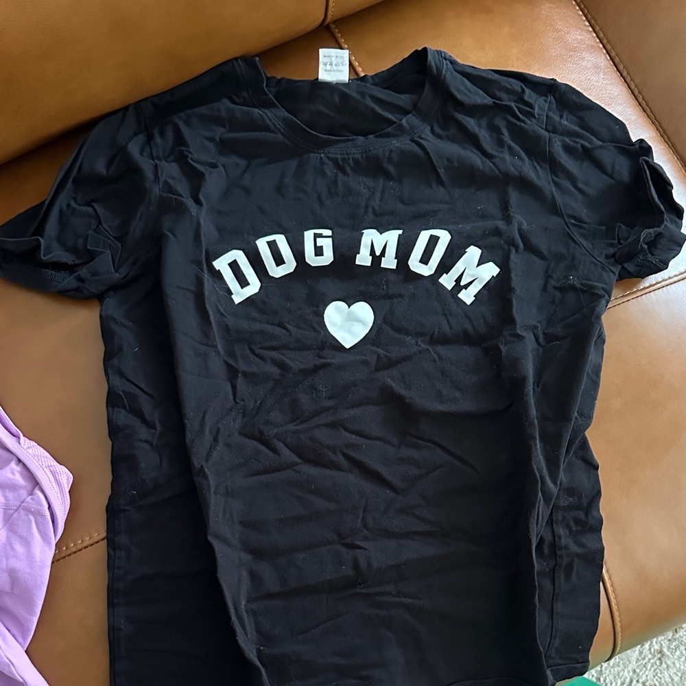 Black 'Dog Mom' T-Shirt
